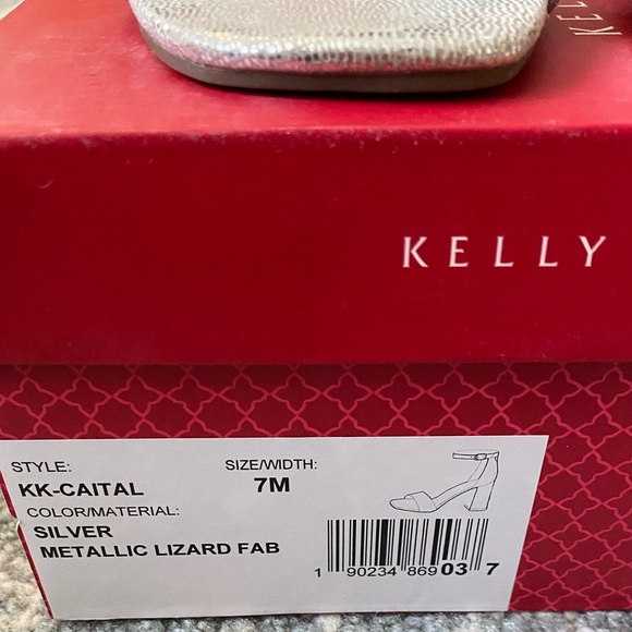 Kelly & Katie Caital Heels Silver 7M - Picture 3 of 17